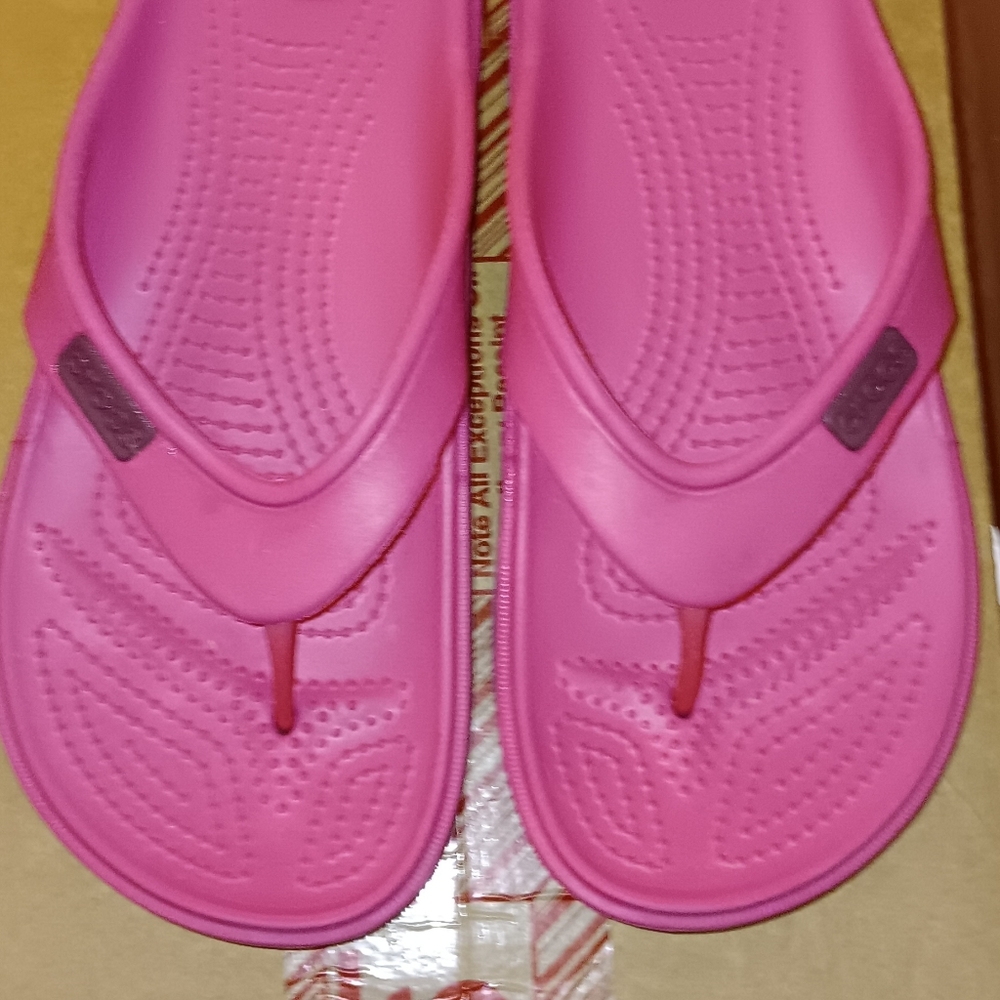 Crocs flip flops womens size 8